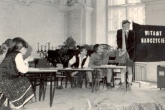 dzien-nauczyciela-w-Carolinum-1984-przygotowany-przez-3m-9wych.-Jaremczuk-Tarka